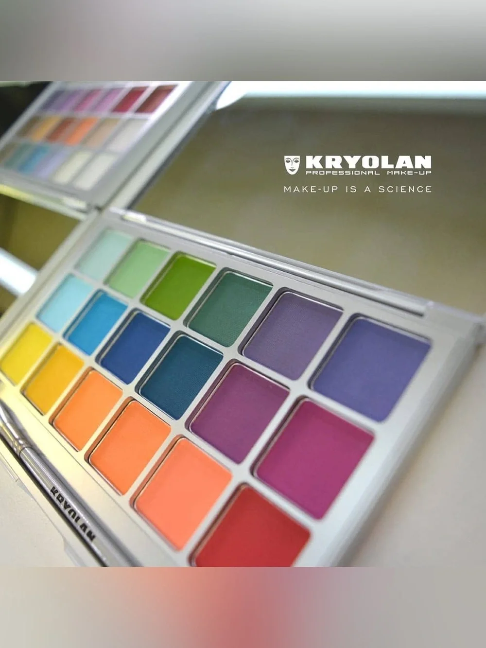 Kryolan Professional Eye Shadow Variety Palette 18 Colors V2-Bright ~New W/Box